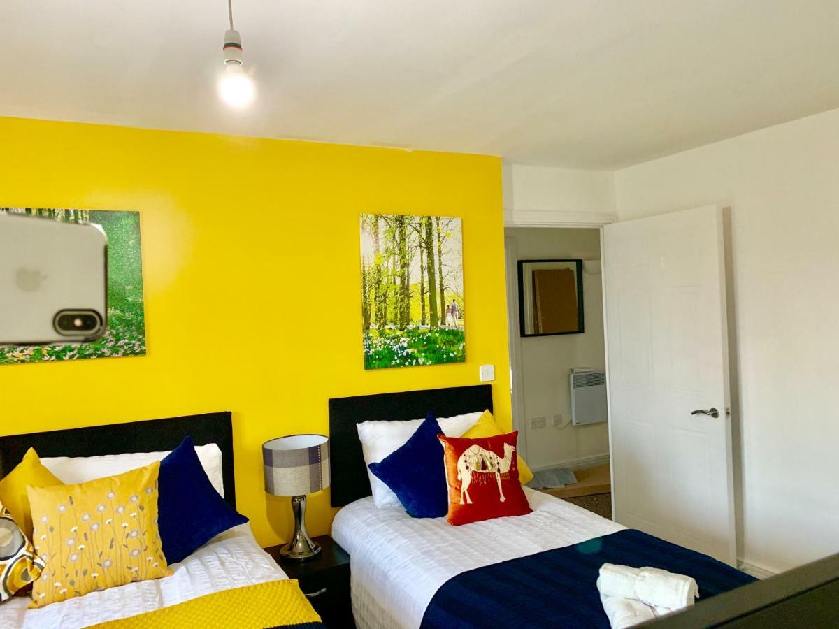 2 Bedrooms Modern Apartment, Lounge, Full Kitchen, Balcony, 5 Minutes Stratford Station Londres Exterior foto