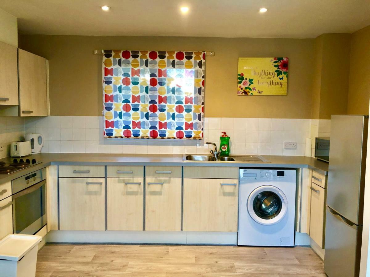 2 Bedrooms Modern Apartment, Lounge, Full Kitchen, Balcony, 5 Minutes Stratford Station Londres Exterior foto