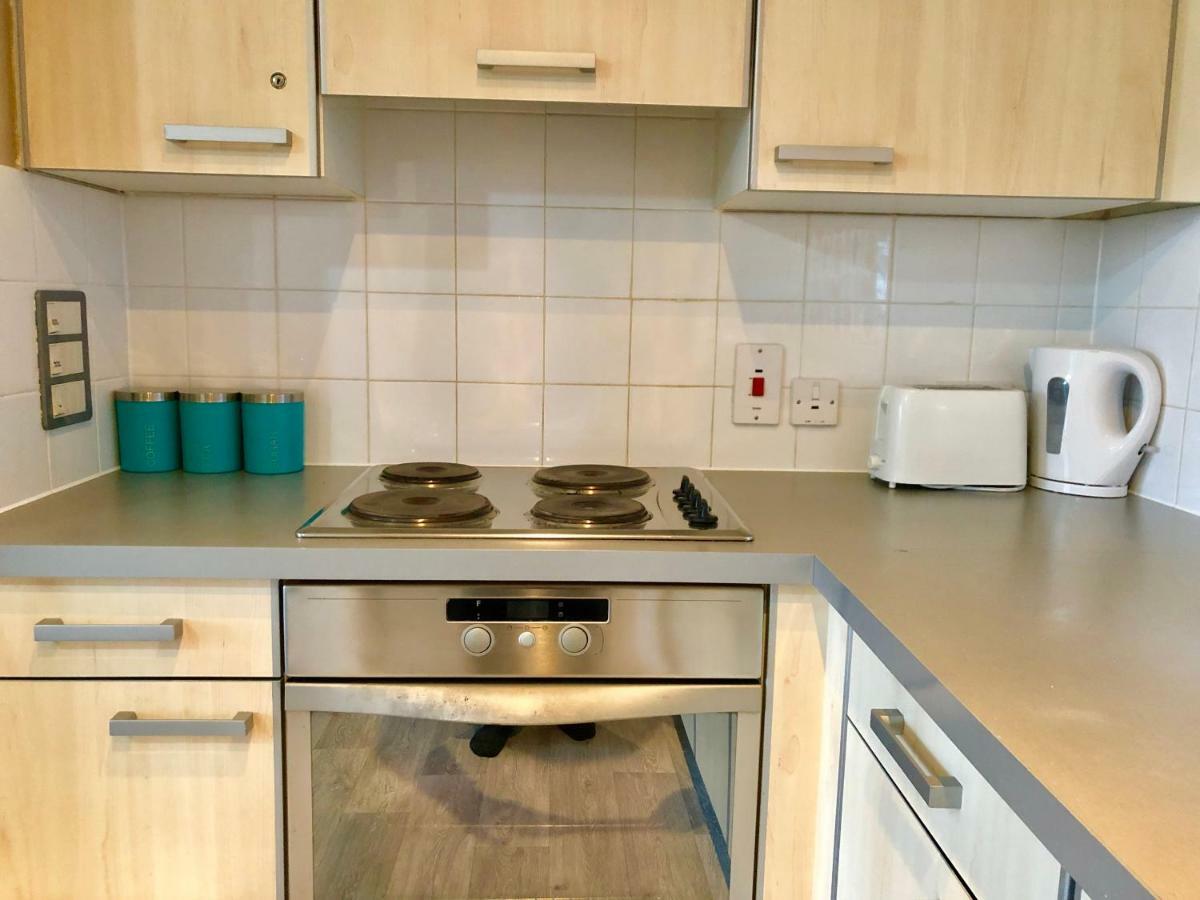 2 Bedrooms Modern Apartment, Lounge, Full Kitchen, Balcony, 5 Minutes Stratford Station Londres Exterior foto