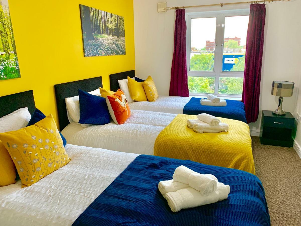 2 Bedrooms Modern Apartment, Lounge, Full Kitchen, Balcony, 5 Minutes Stratford Station Londres Exterior foto