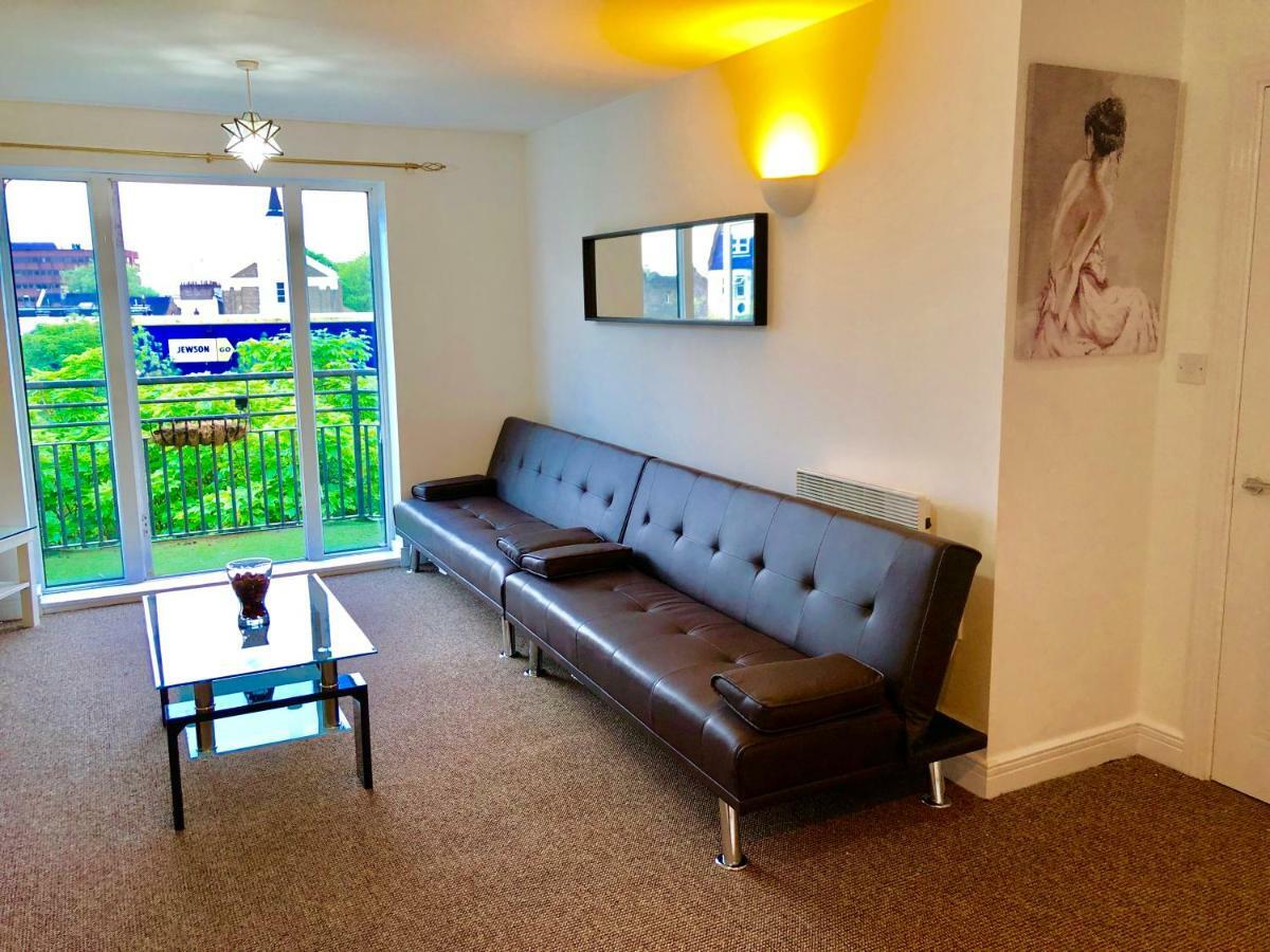 2 Bedrooms Modern Apartment, Lounge, Full Kitchen, Balcony, 5 Minutes Stratford Station Londres Exterior foto