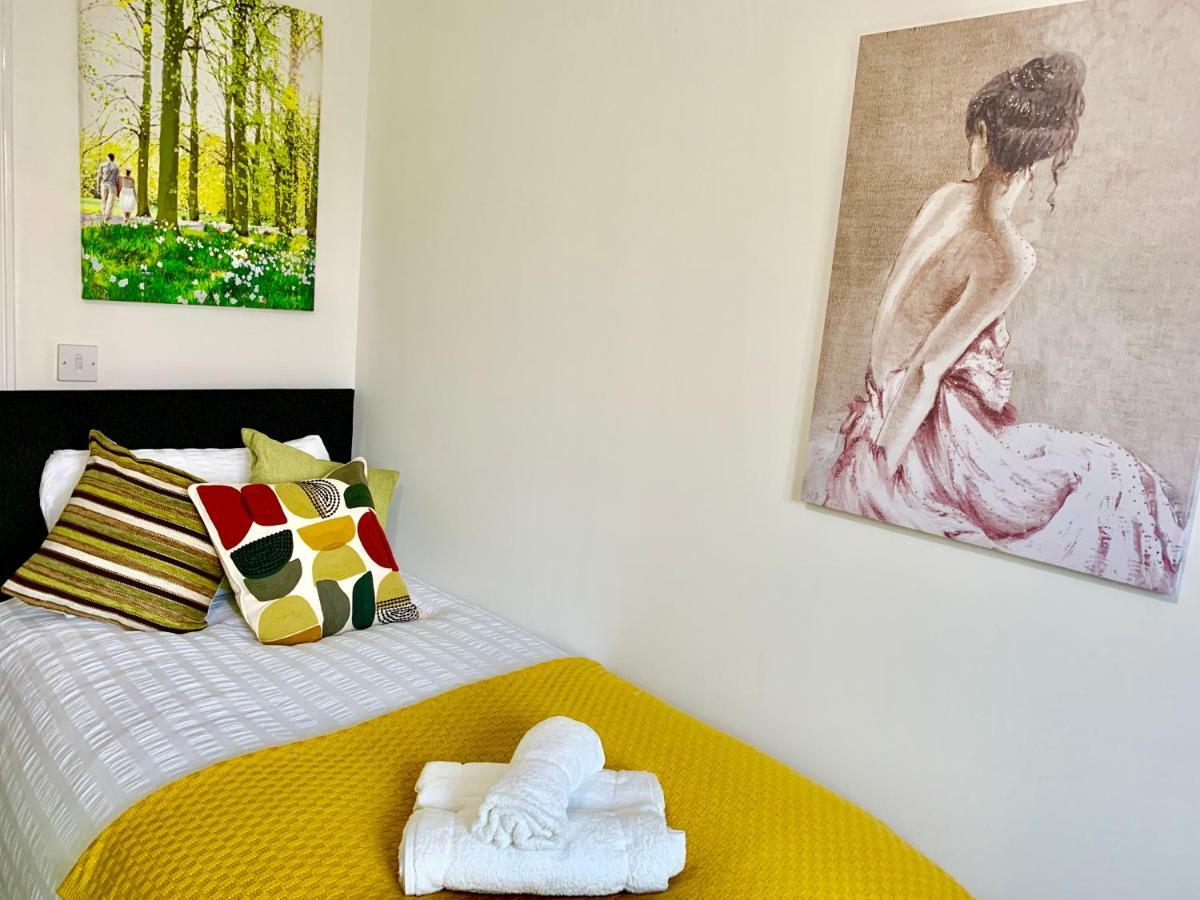 2 Bedrooms Modern Apartment, Lounge, Full Kitchen, Balcony, 5 Minutes Stratford Station Londres Exterior foto