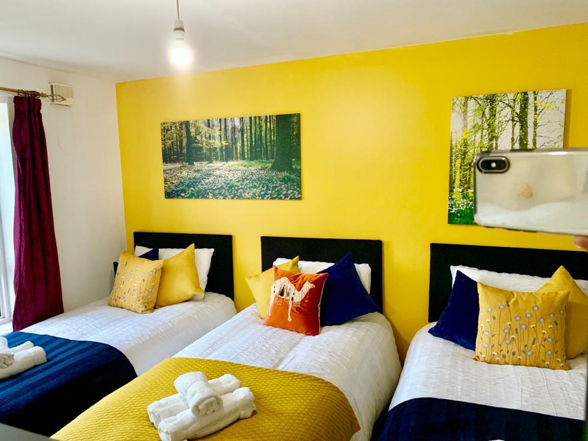 2 Bedrooms Modern Apartment, Lounge, Full Kitchen, Balcony, 5 Minutes Stratford Station Londres Exterior foto